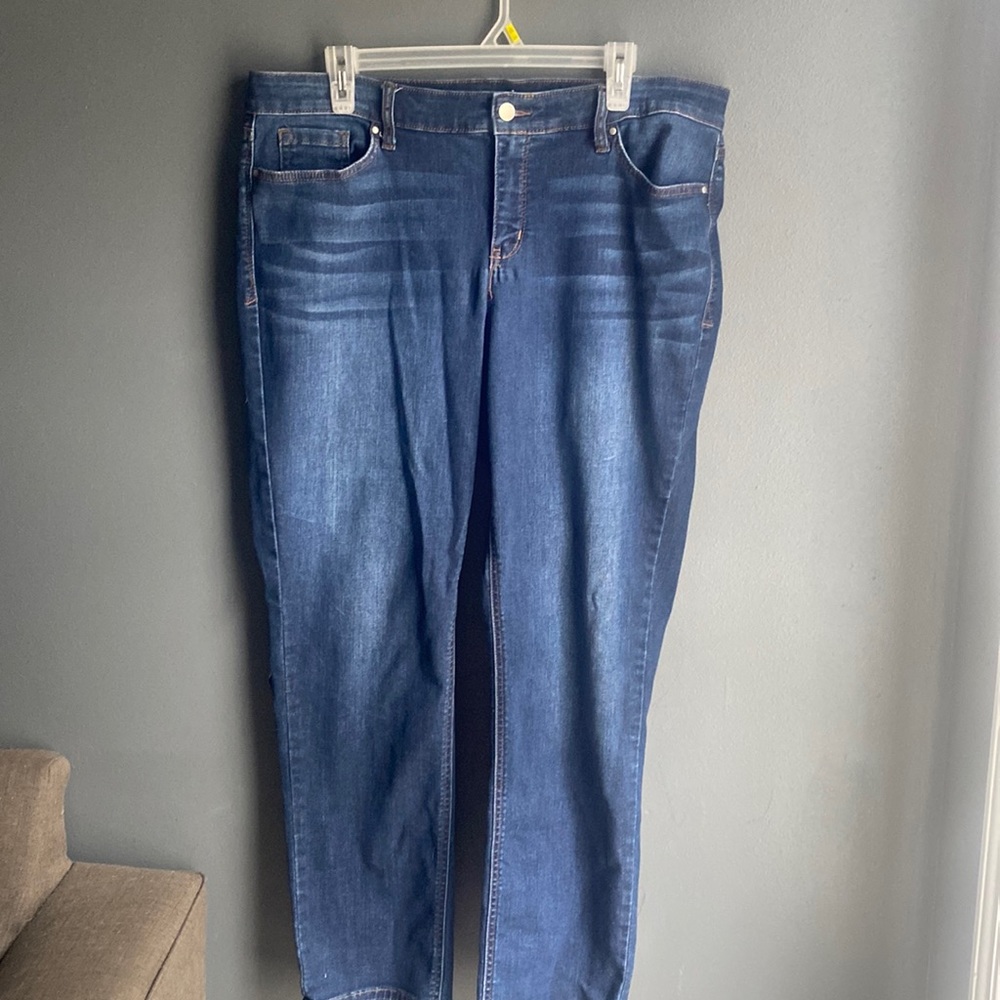 crown & ivy dark blue jeans